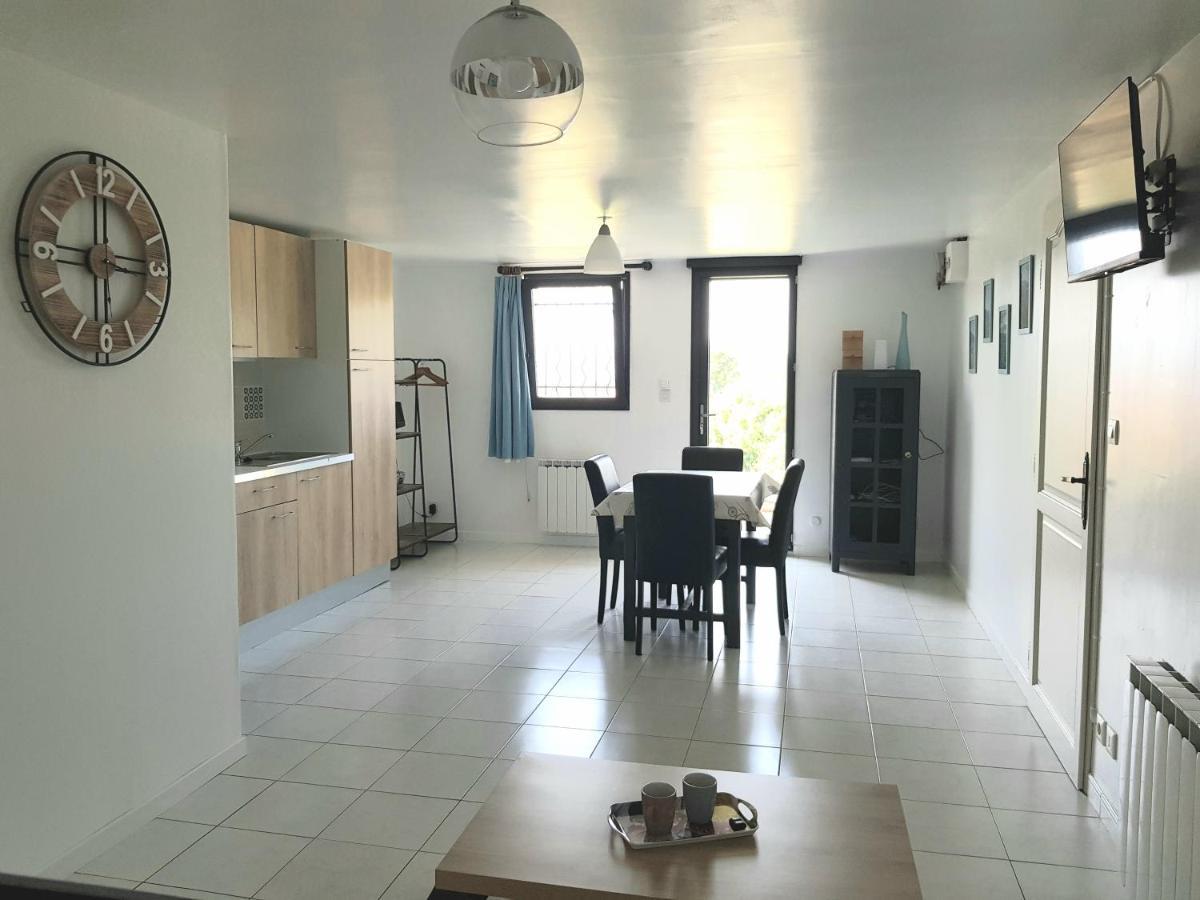 Appartement Independant Dans Maison Au Calme Pugny-Chatenod Екстер'єр фото