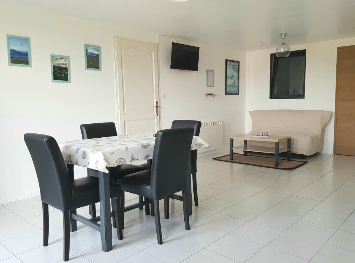 Appartement Independant Dans Maison Au Calme Pugny-Chatenod Екстер'єр фото